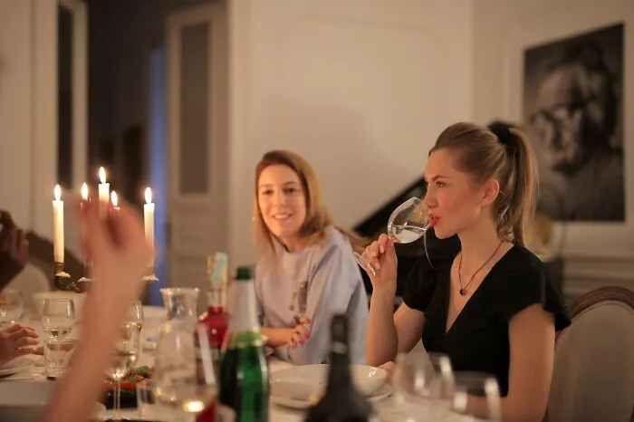 35 Workplace Behaviors That People Say Are Actually Toxic
