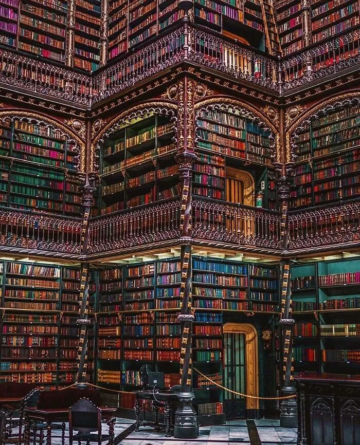 El Real Gabinete Portugués de Lectura, en Rio de Janeiro, Brasil. Abrió sus puertas al público en 1883