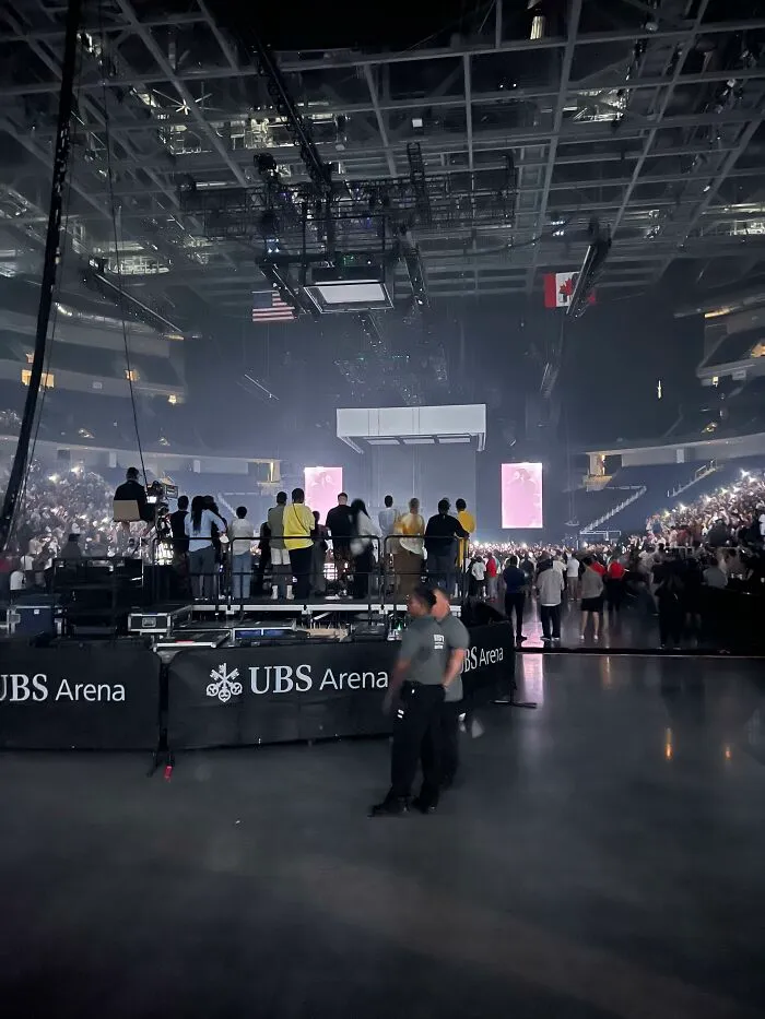 La vista que tuve en el concierto de Kendrick Lamar, habiendo pagado 750 dólares en Ubs Center…