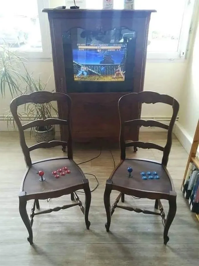 30 Times People Spotted Cursed Gaming Setups And Shared Them On This Group