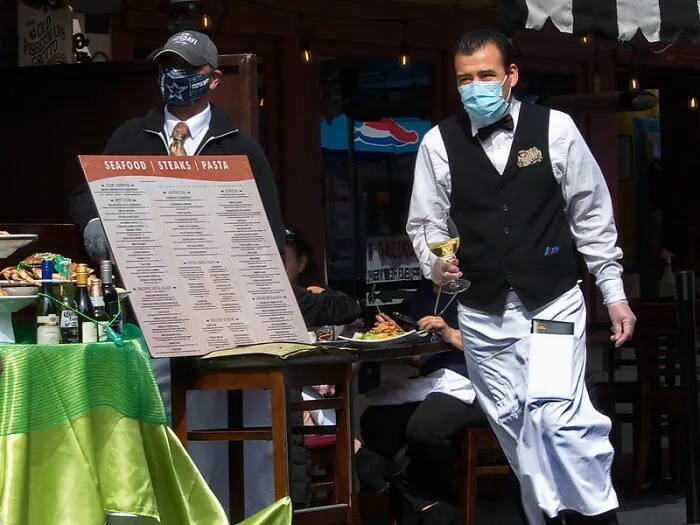 30 Restaurant Red Flags That Chefs Say You Shouldn't Ignore