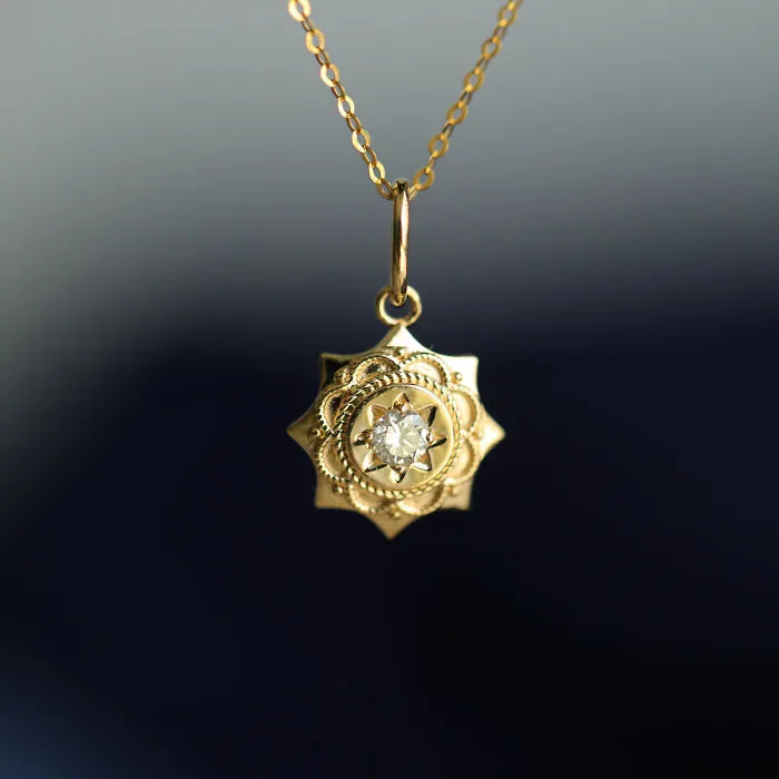 Collar con estrella de 8 puntas de aspecto vintage que he hecho