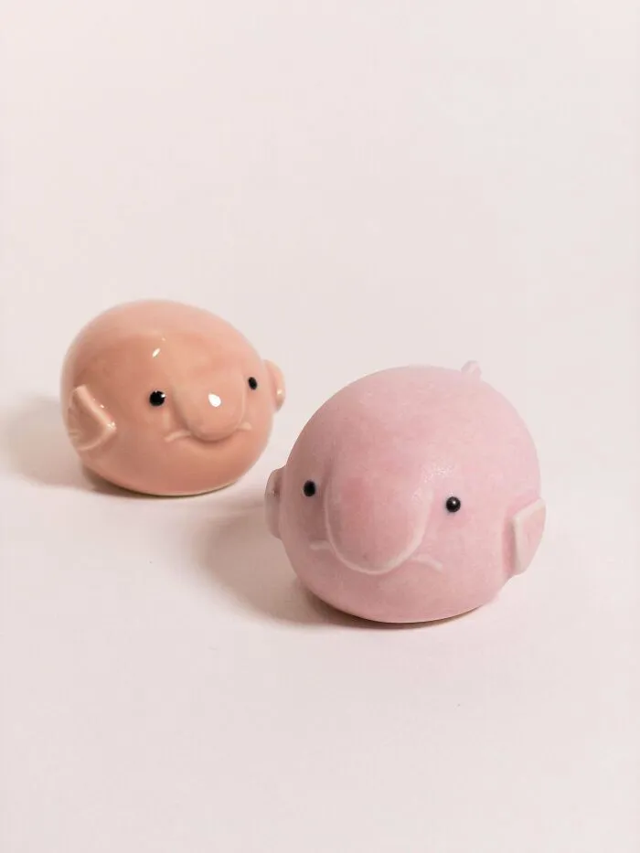 Hice algunas pequeñas decoraciones de escritorio/pisapapeles con forma de pez gota