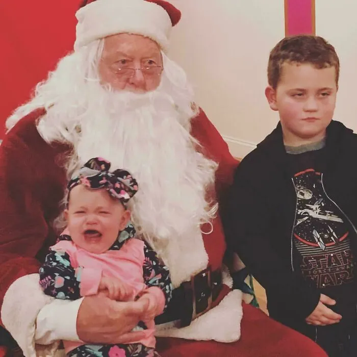 A los niños les encantó conocer a Santa Claus hace unos años. Él también está encantado