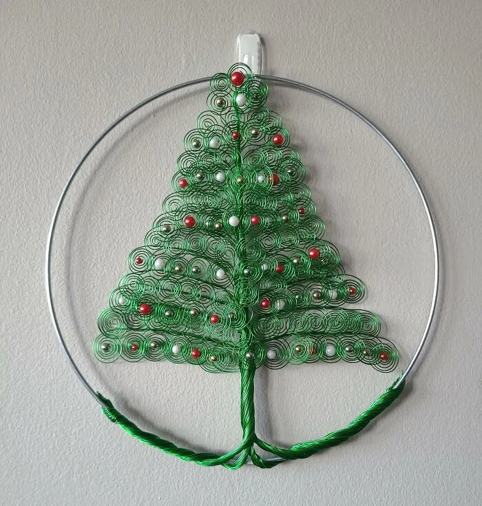 Swirl Pearl Christmas Tree