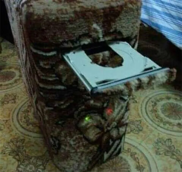 30 Times People Spotted Cursed Gaming Setups And Shared Them On This Group