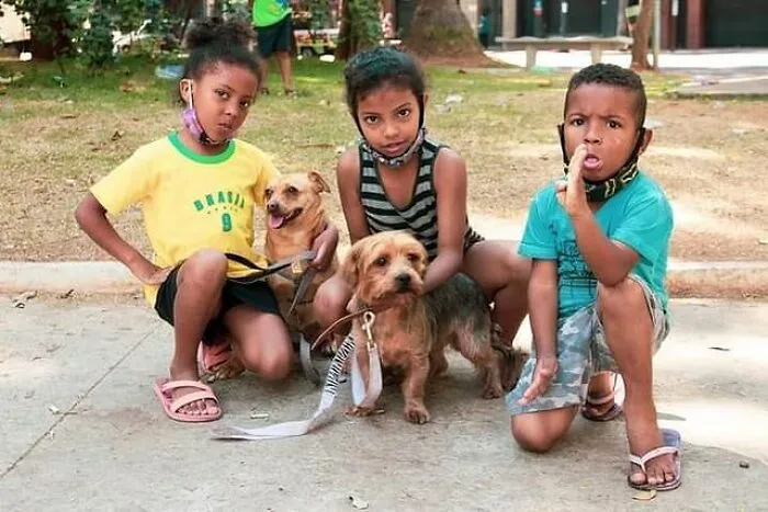 The Most Sincere Love Comes From Animals, And Here Are 60 Heartwarming Pictures Of Homeless People With Their Pets In Brazil (New Pics)