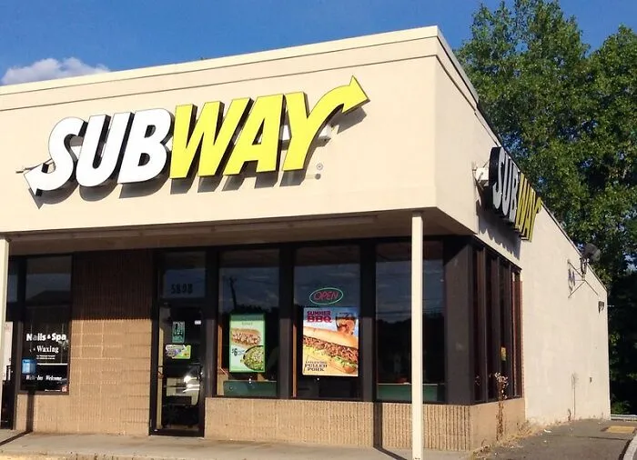 Someone Asks "What Is Your 'Never Again' Brand, Item, Store, Or Restaurant?" And 45 People Don't Hold Back