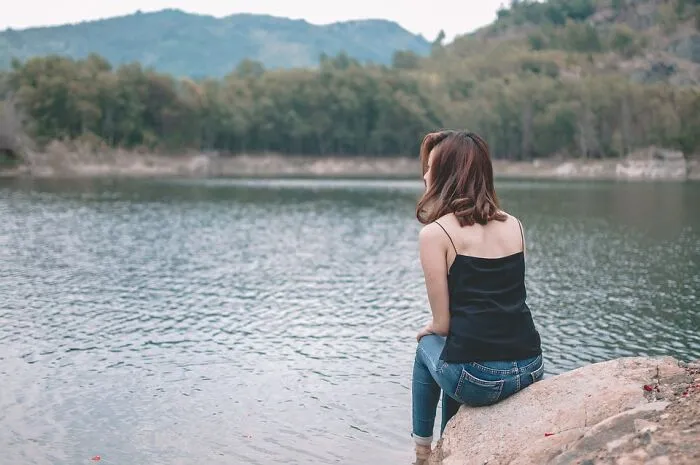 30 Subtle Signs That Reveal Someone Had A Rough Childhood, According To Folks In This Online Community