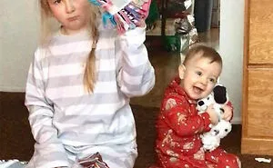 50 Hilarious Family Christmas Photos Shared By People Who Still Cringe At Them Today