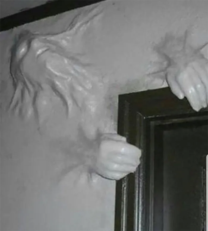 This Group Is All About Sharing "Cursed Images", And Here's 34 Of The Most Bizarre Ones 