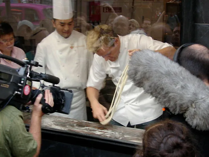 30 Restaurant Red Flags That Chefs Say You Shouldn't Ignore