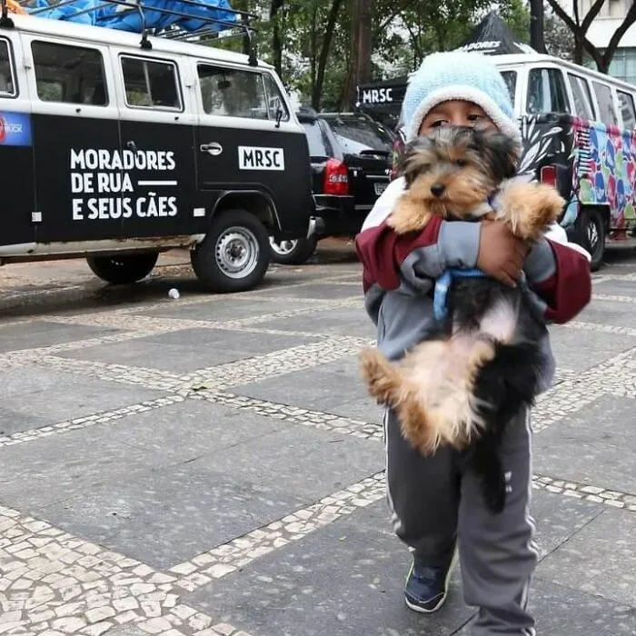 The Most Sincere Love Comes From Animals, And Here Are 60 Heartwarming Pictures Of Homeless People With Their Pets In Brazil (New Pics)