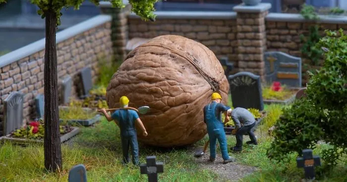 I Turn Everyday Objects Into Surreal Miniature Worlds (34 New Pics)