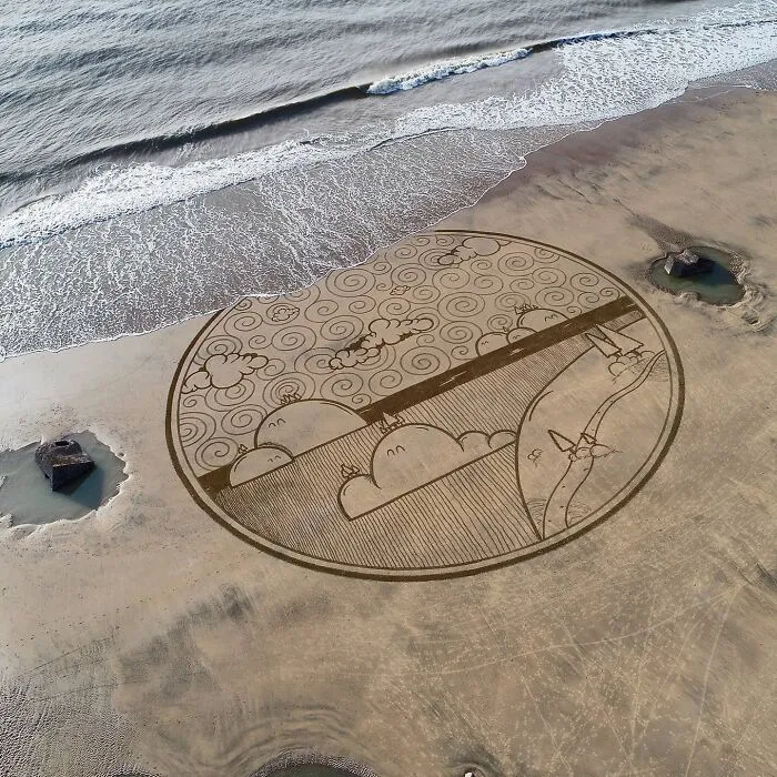 I Create Massive Drawings Out Of Beach Sand (30 Pics)