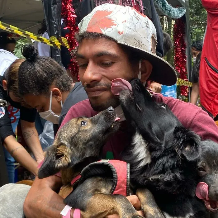 The Most Sincere Love Comes From Animals, And Here Are 60 Heartwarming Pictures Of Homeless People With Their Pets In Brazil (New Pics)
