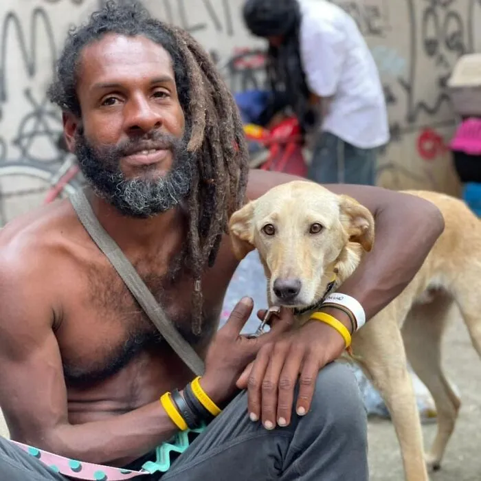 The Most Sincere Love Comes From Animals, And Here Are 60 Heartwarming Pictures Of Homeless People With Their Pets In Brazil (New Pics)