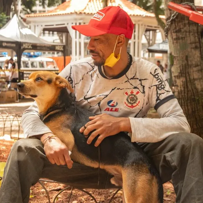 The Most Sincere Love Comes From Animals, And Here Are 60 Heartwarming Pictures Of Homeless People With Their Pets In Brazil (New Pics)