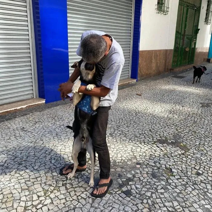 The Most Sincere Love Comes From Animals, And Here Are 60 Heartwarming Pictures Of Homeless People With Their Pets In Brazil (New Pics)