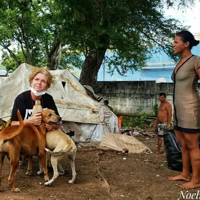 The Most Sincere Love Comes From Animals, And Here Are 60 Heartwarming Pictures Of Homeless People With Their Pets In Brazil (New Pics)