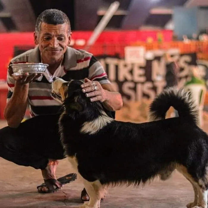 The Most Sincere Love Comes From Animals, And Here Are 60 Heartwarming Pictures Of Homeless People With Their Pets In Brazil (New Pics)