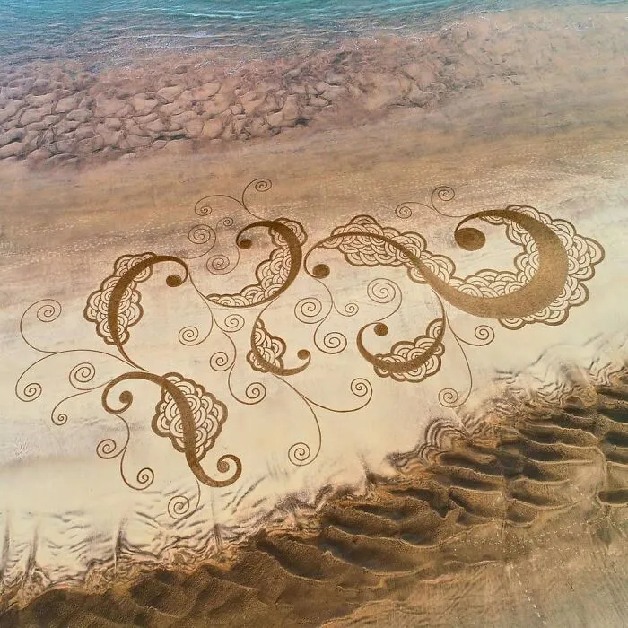 I Create Massive Drawings Out Of Beach Sand (30 Pics)
