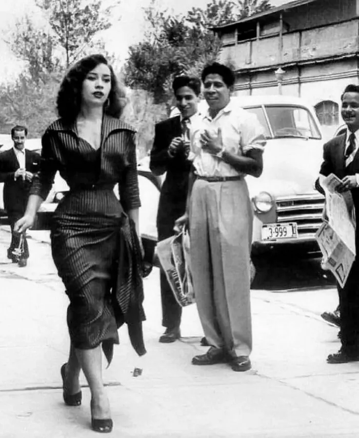 Mexican Actress Maty Huitrón Photographed By Nacho Lopez In 195