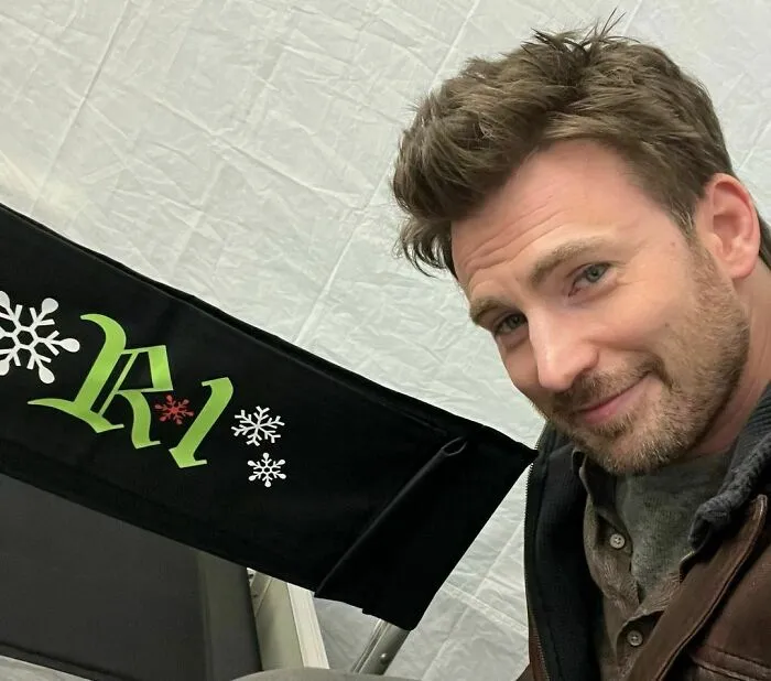 Chris Evans - Playing The Piano