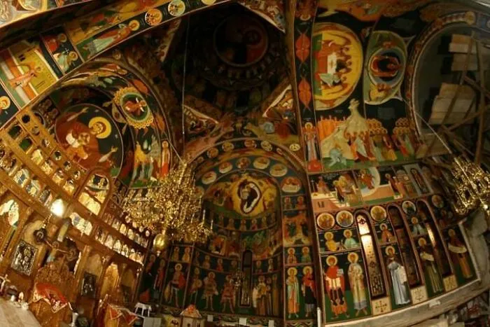 This Artist Paints Amazing Monumental Frescos All By Himself (21 Pics)
