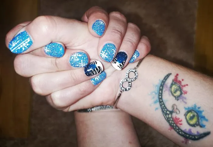 Snowflakes And Trees In The Snow, Add Some Glitter And The Result Is Just Awesome