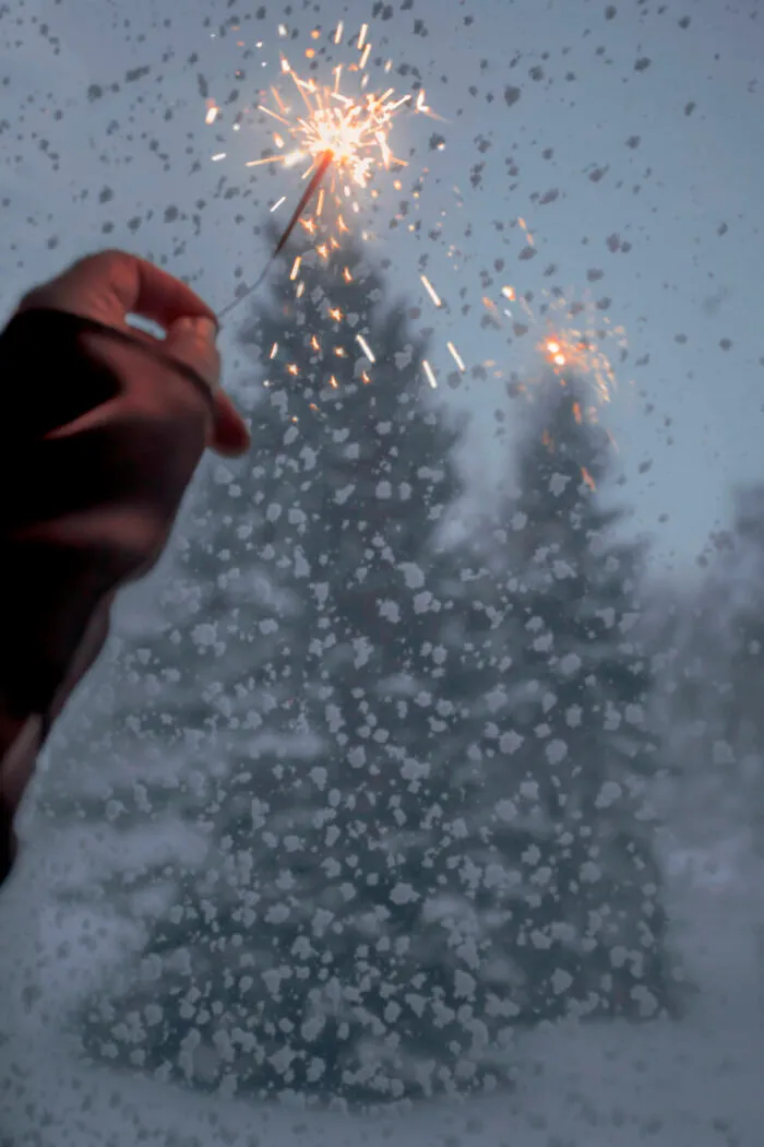 I Found Christmas Magic Around My Home In Iceland, And Here Are 11 Photos That I Took