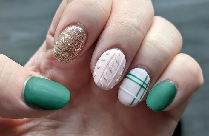 Christmas Tradition To Get My Nails Professionally Done Instead Of Just Dipping Them At Home. This Year's Design Is One Of My Favorites