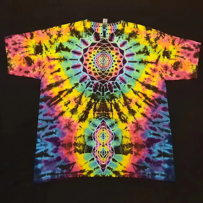 This Tie-Dye Artist Creates Very Detailed Patterned T-Shirts (49 Pics)