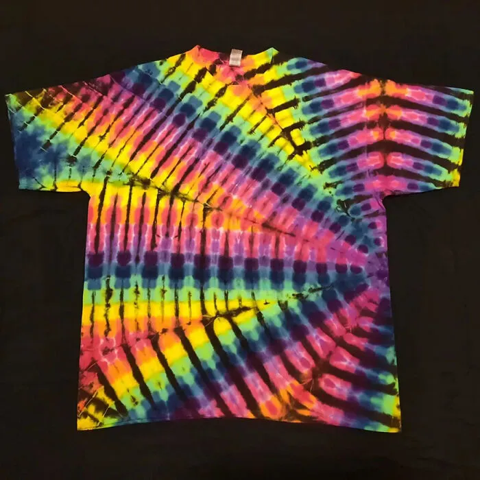 This Tie-Dye Artist Creates Very Detailed Patterned T-Shirts (49 Pics)
