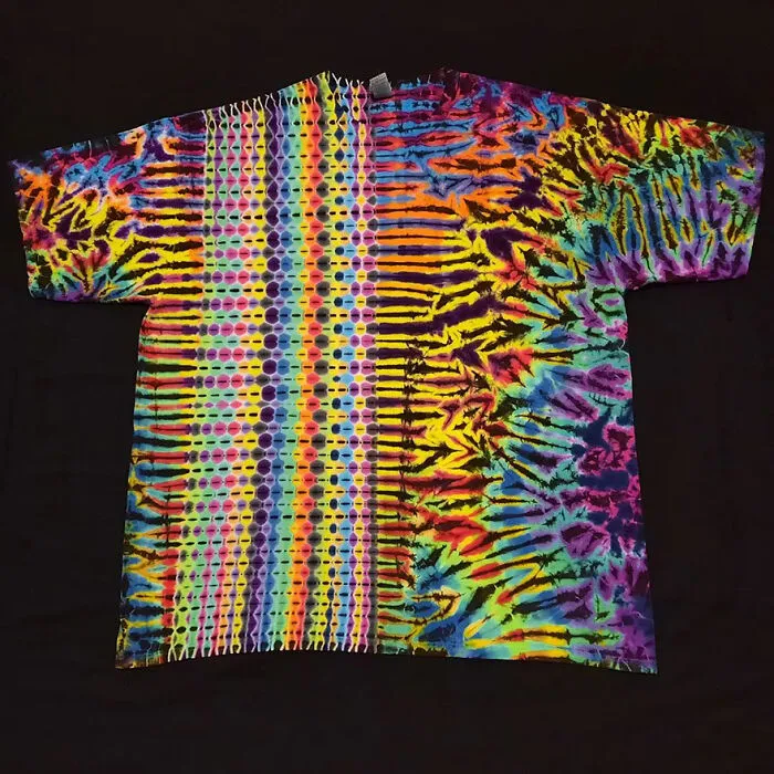 This Tie-Dye Artist Creates Very Detailed Patterned T-Shirts (49 Pics)