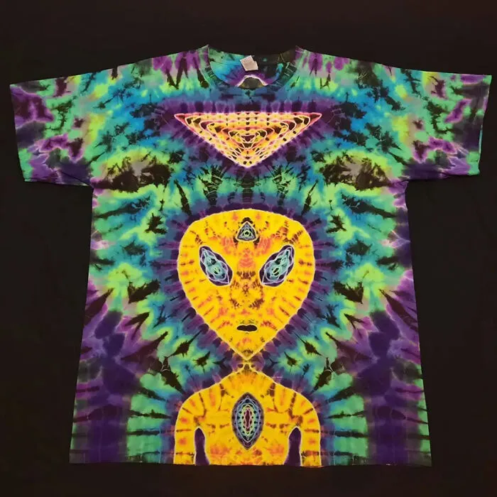 This Tie-Dye Artist Creates Very Detailed Patterned T-Shirts (49 Pics)