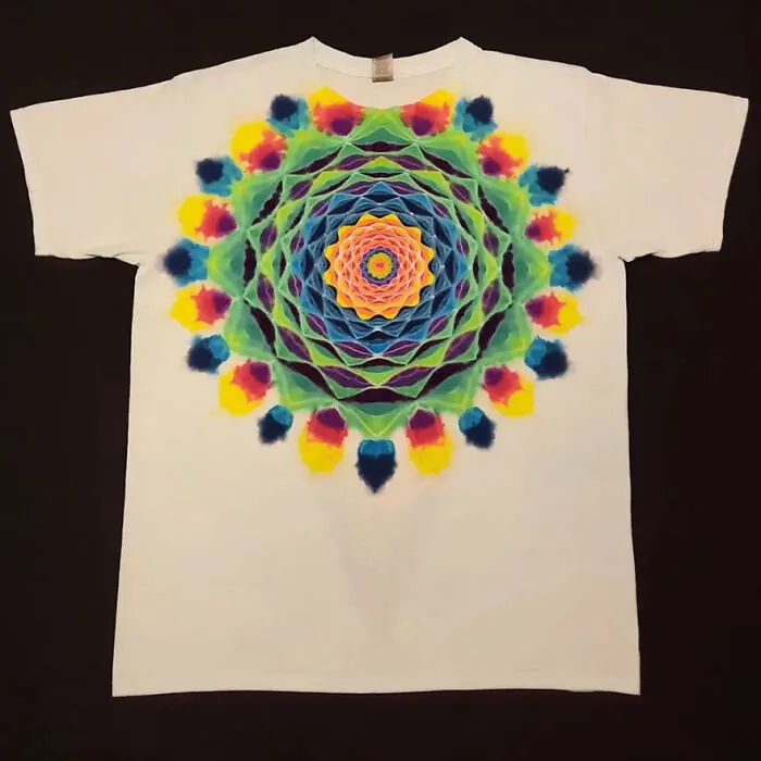 This Tie-Dye Artist Creates Very Detailed Patterned T-Shirts (49 Pics)