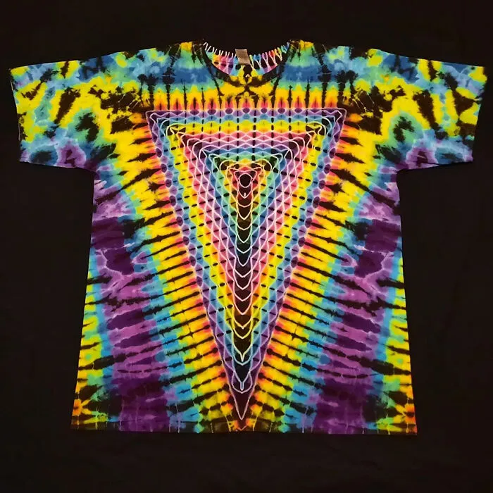 This Tie-Dye Artist Creates Very Detailed Patterned T-Shirts (49 Pics)