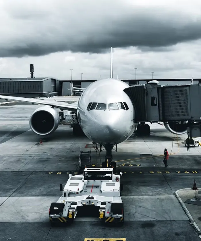 "People Who Work For Airlines, What Are Secrets Passengers Don't Know?" (30 Answers)