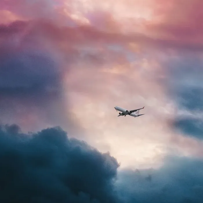 "People Who Work For Airlines, What Are Secrets Passengers Don't Know?" (30 Answers)