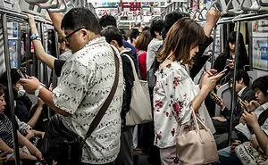 31 Inconsiderate And Disgusting Things People Have No Reason To Do In Public, Yet They Do