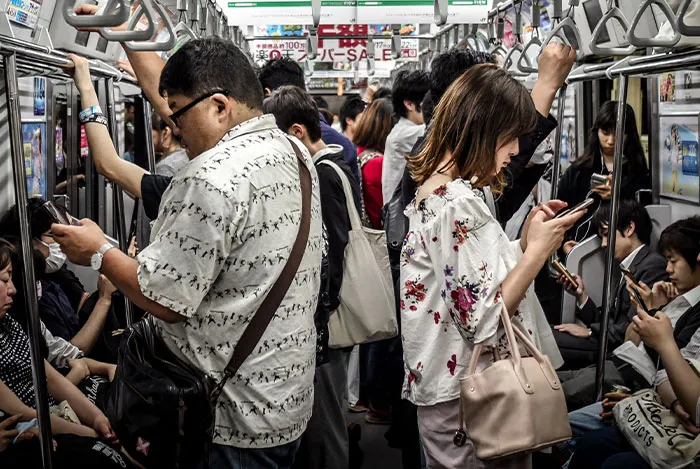 31 Inconsiderate And Disgusting Things People Have No Reason To Do In Public, Yet They Do