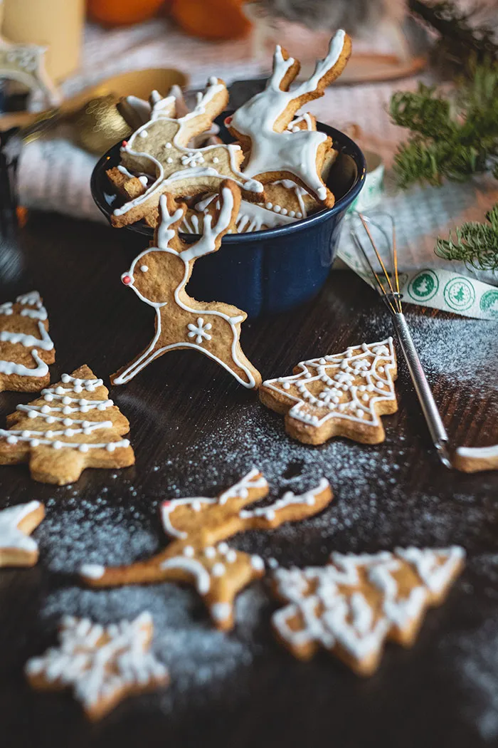 Bake Christmas Cookies