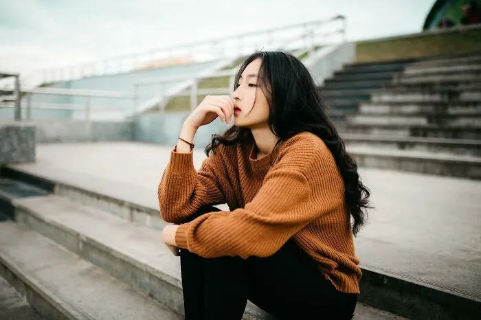 "Nadie quiere admitirlo": 35 cosas que casi todo el mundo hace pero fingen que no