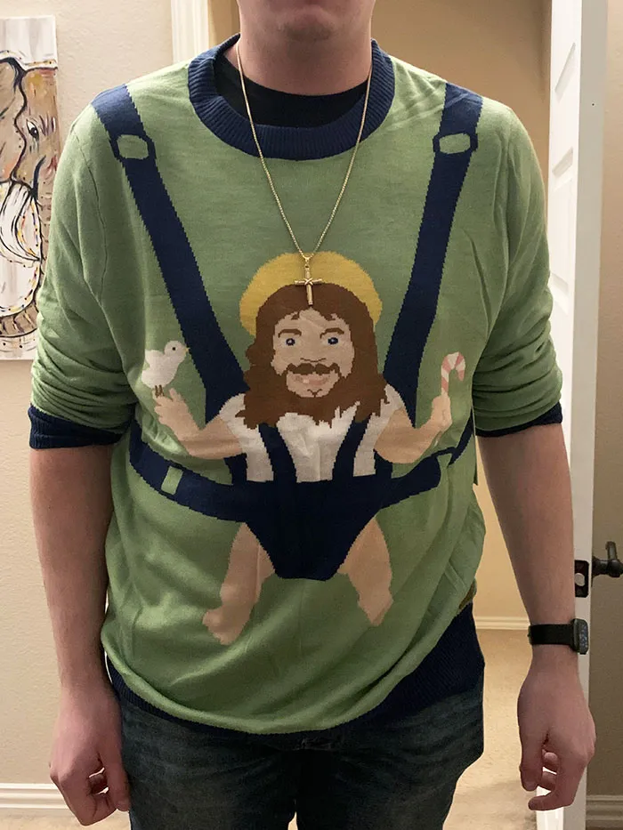 Mi padre le regaló a mi prometido este jersey de Navidad