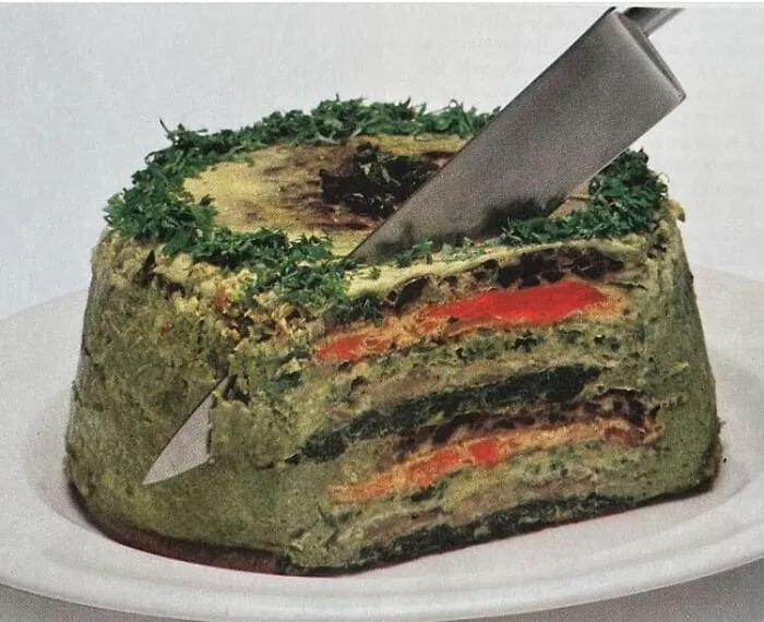 25 Recetas antiguas muy cuestionables que muestran la extravagancia de los platos del pasado
