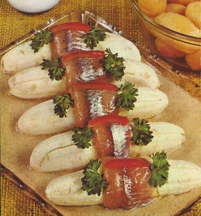 25 Recetas antiguas muy cuestionables que muestran la extravagancia de los platos del pasado