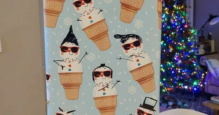 Hey Pandas, Share The Funniest Pics From This Year's Christmas