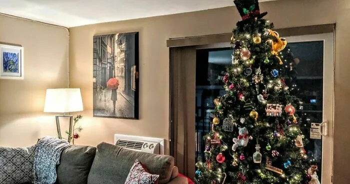 Hey Pandas, Post A Photo Of Your Christmas Tree (Closed)