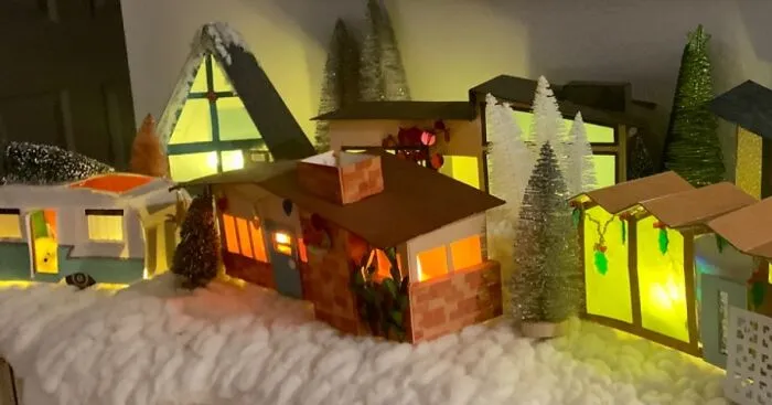 I Made A Mini Christmas Village Of My Childhood Neighborhood (5 Pics)